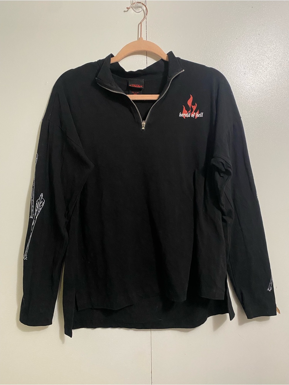 Chilling Adventures of Sabrina Black 'Herald of Hell' QuarterZip Pullover size M